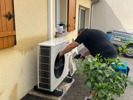 Entretien climatisation réversible : pourquoi est-ce indispensable ?