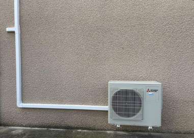Installation d’une climatisation réversible à Montmerle sur Saône dans l'Ain, votre habitat devient confortable toute l’année.