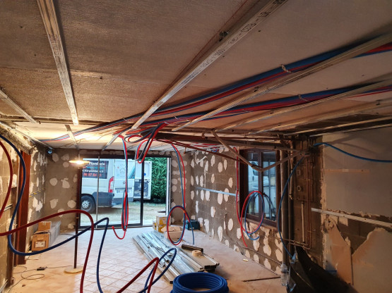 Création des réseaux d’évacuation d’une maison à Guéreins (01090)