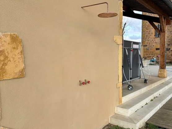 Douche extérieure sur mesure à Saint-Junien 69640