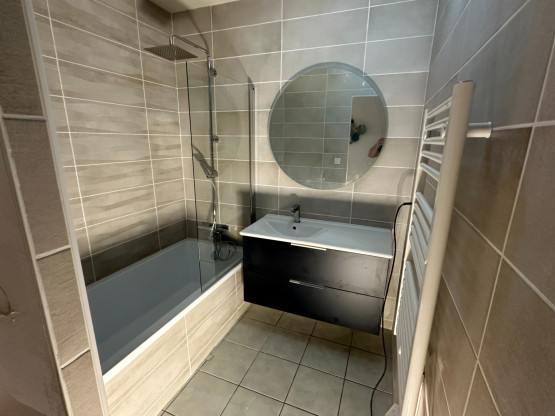 Rénovation de salle de bain à Dracé 69220  Remplacement douche par baignoire 3SC Plomberie