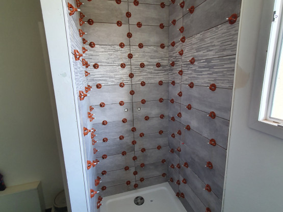 Rénovation d'une douche à l'identique après une fuite d'eau