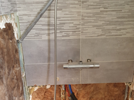 Rénovation d'une douche à l'identique après une fuite d'eau