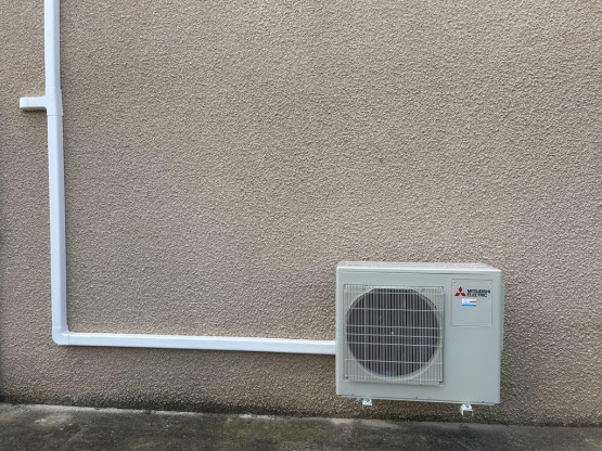 Installation d’une climatisation réversible à Montmerle sur Saône dans l'Ain, votre habitat devient confortable toute l’année.