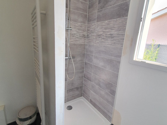 Rénovation d'une douche à l'identique après une fuite d'eau