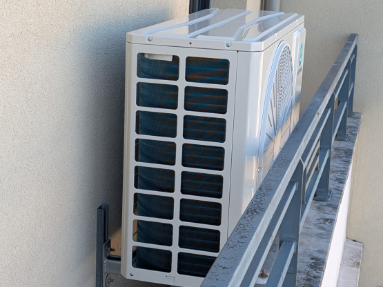 Remplacement d'une cassette de climatisation Hitachi par une cassette HEIWA à Villefranche-sur-Saône