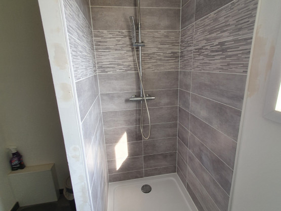 Rénovation d'une douche à l'identique après une fuite d'eau