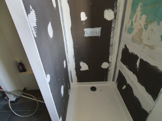 Rénovation d'une douche à l'identique après une fuite d'eau