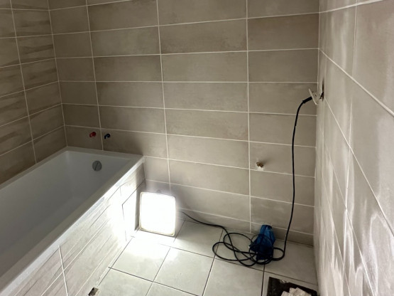 Rénovation de salle de bain à Dracé 69220  Remplacement douche par baignoire 3SC Plomberie