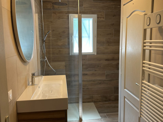 Transformation d’une baignoire en douche à Arnas (69400)