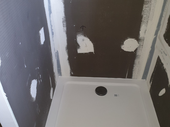 Rénovation d'une douche à l'identique après une fuite d'eau