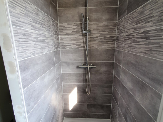 Rénovation d'une douche à l'identique après une fuite d'eau
