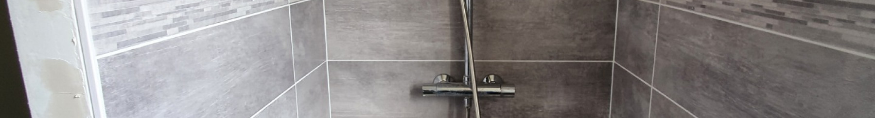 Rénovation d'une douche à l'identique après une fuite d'eau